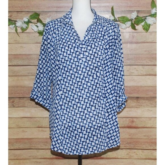 Chico's Blue & White Geo Print Pull Over Blouse Size 2 US L 12 Roll Tab V-Neck - Picture 1 of 10